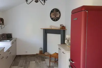 Cuisine ou kitchenette dans l'établissement Gîte à Saint André des Eaux