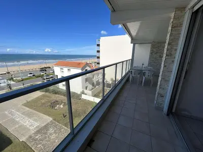 Balcon ou terrasse dans l'établissement Appartement face mer avec balcon, 3 pièces, 6 couchages à Saint-Jean-de-Monts - FR-1-224C-307