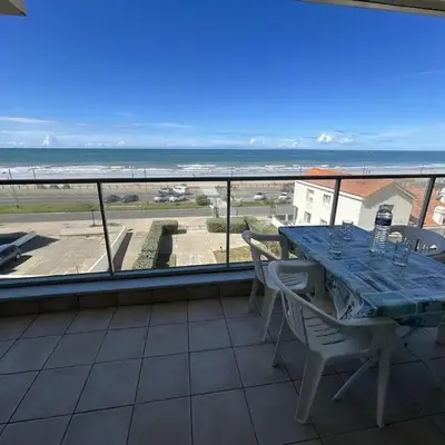 Appartement face mer avec balcon