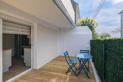 Balcon ou terrasse dans l'établissement La Maritime - Vue port, 50 m de la plage de la baie