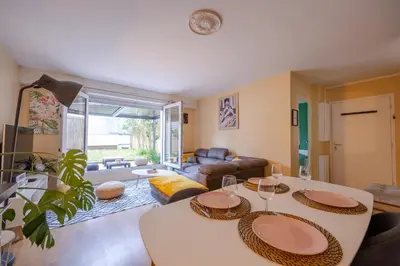 Coin salon dans l'établissement Le coin du bonheur - Pas de fête