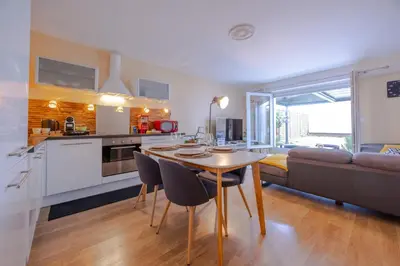 Cuisine ou kitchenette dans l'établissement Le coin du bonheur - Pas de fête
