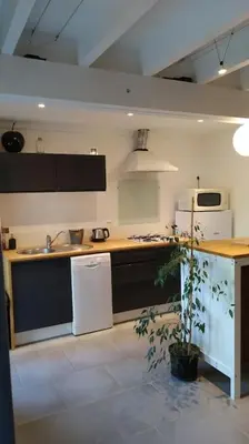 Cuisine ou kitchenette dans l'établissement Maison à la campagne