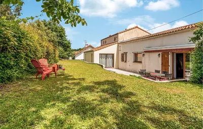 Plan de l'établissement 4 Bedroom Gorgeous Home In Bouguenais