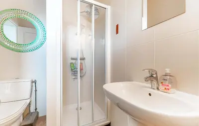 Plan de l'établissement 4 Bedroom Gorgeous Home In Bouguenais
