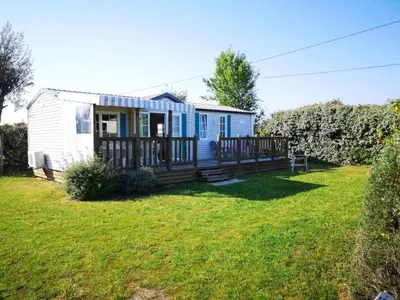 Jardin de l'établissement ZEcamping 4 familial pet friendly restaurant et espace aquatique