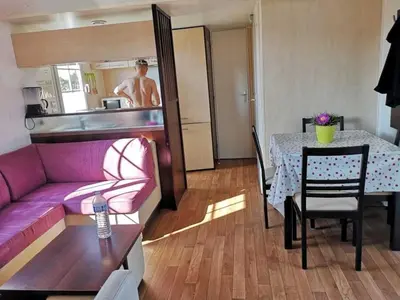 Cuisine ou kitchenette dans l'établissement ZEcamping 4 familial pet friendly restaurant et espace aquatique