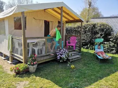 Jardin de l'établissement Camping 4 étoiles - Parc aquatique - efciab