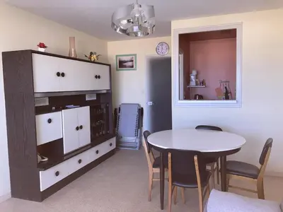 Cuisine ou kitchenette dans l'établissement La Perle Rose