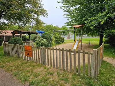 Aire de jeux pour enfants de l'établissement Mobil-home 6 pers - Coeur de Vendée - PuyDuFou
