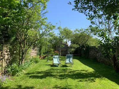 Jardin de l'établissement L'Escale, gîte à la campagne
