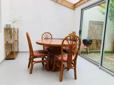 Terrasse ou espace extérieur de l'établissement L'Escale, gîte à la campagne