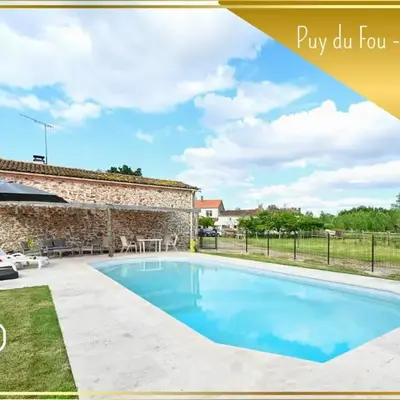 L'Evasion en Pierre Piscine et Étang Privé