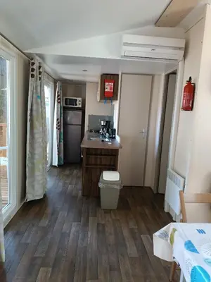Cuisine ou kitchenette dans l'établissement Mobil-home en pleine Nature