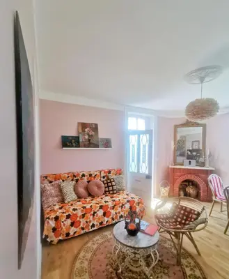 Coin salon dans l'établissement Au Coin Fleuri
