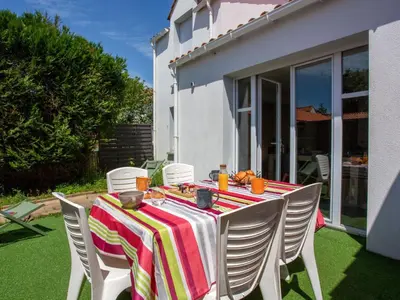 Jardin de l'établissement Holiday Home Les Matelos by Interhome