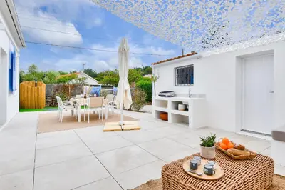 Balcon ou terrasse dans l'établissement Coup de coeur - 200m plage - 6 adultes - 4 enfants