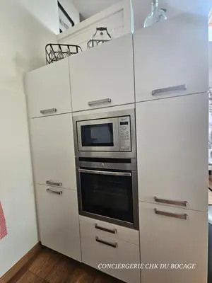 Cuisine ou kitchenette dans l'établissement La Belle Vendéenne gîte de charme