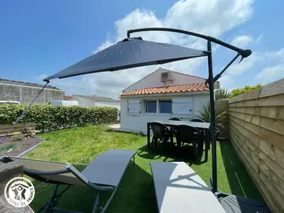 Jardin de l'établissement Gîte romantique avec spa et jardin à 1 km de l'Atlantique, proche Noirmoutier et plages - FR-1-426-554