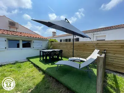 Jardin de l'établissement Gîte romantique avec spa et jardin à 1 km de l'Atlantique, proche Noirmoutier et plages - FR-1-426-554