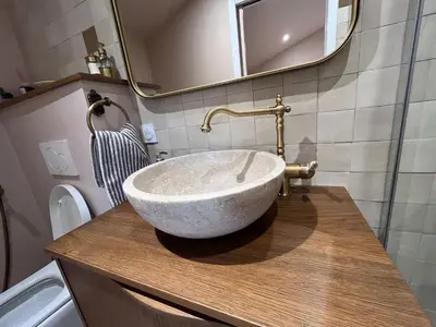 Salle de bains dans l'établissement Dar Fafy studio cosy au calme à 15min de Nantes