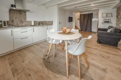 Cuisine ou kitchenette dans l'établissement Grange Rénovée 5 personnes-Gîte Le 411