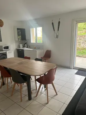 Cuisine ou kitchenette dans l'établissement Les Flamants roses