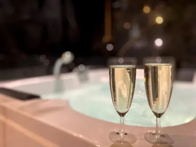 Boissons dans l'établissement La folie sauvage - Balnéo & haut de gamme