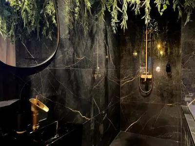 Salle de bains dans l'établissement La folie sauvage - Balnéo & haut de gamme