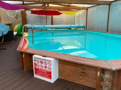 Piscine de l'établissement Domus26 Chambre ORIENTEM ou située à proximité