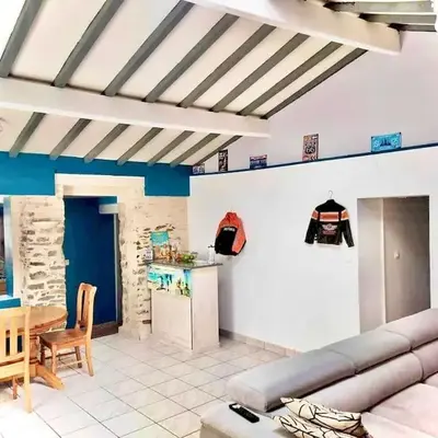 Charmante maison atypique en village