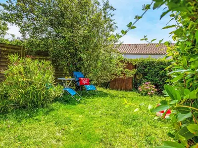 Jardin de l'établissement Holiday Home Le Moussaillon by Interhome