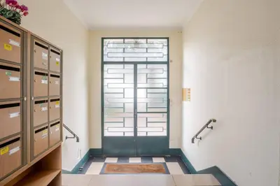 Plan de l'établissement Chambre chez l'habitant - Arty & Élégante - SDB privée
