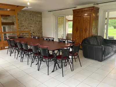 Coin salon dans l'établissement Maison familiale domaine val Léose