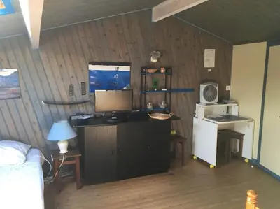 Cuisine ou kitchenette dans l'établissement STUDIO A LA PLAGE 20m Belle vue