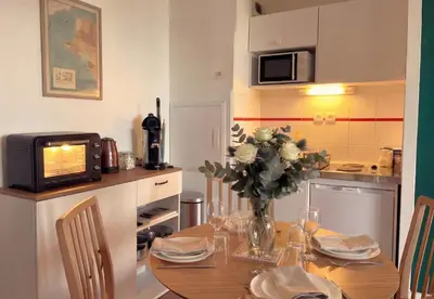 Cuisine ou kitchenette dans l'établissement LeCocon ProcheMer ToutConfort 2-4pers