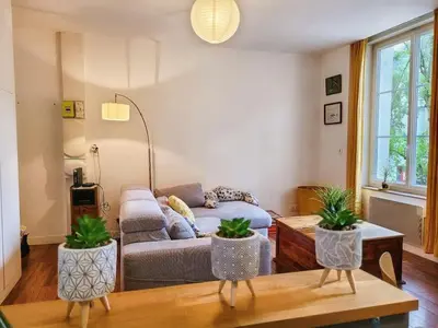 Coin salon dans l'établissement Le Cosy sur cour - T3 Hypercentre Angers