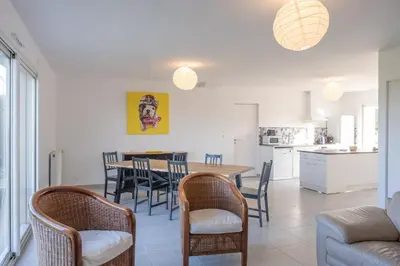 Cuisine ou kitchenette dans l'établissement gîte des Maraires