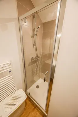 Salle de bains dans l'établissement Grange Rénovée 3 pers-Le GrandLieu-Gîte Le 411