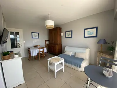 Télévision ou salle de divertissement dans l'établissement Appartement 1 chambre, face mer, à Saint-Jean-de-Monts - FR-1-323-550