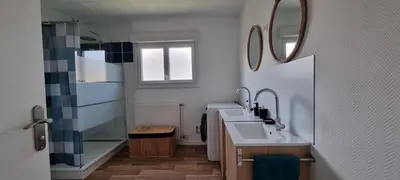Salle de bains dans l'établissement Ma Retz Basse