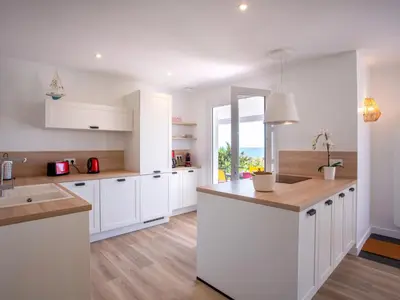 Cuisine ou kitchenette dans l'établissement Holiday Home Le Bigorneau Préfaillais by Interhome