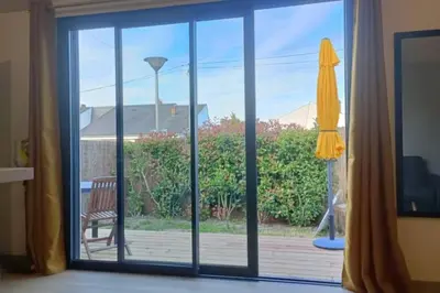 Télévision ou salle de divertissement dans l'établissement tiny house confort
