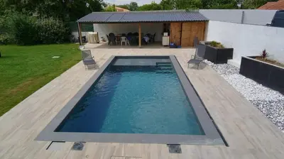 Piscine de l'établissement Vendée Z'Îles ou située à proximité