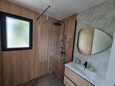 Salle de bains dans l'établissement Vendée Z'Îles