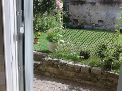 Jardin de l'établissement Maisonnette l'Olivier Bleu