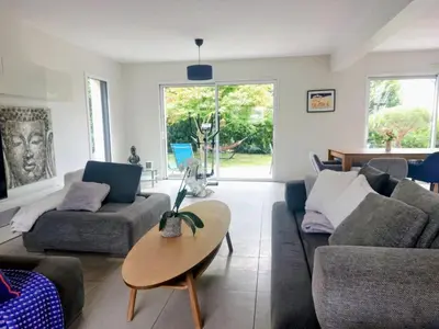 Coin salon dans l'établissement Maison 7 personnes, proche Nantes