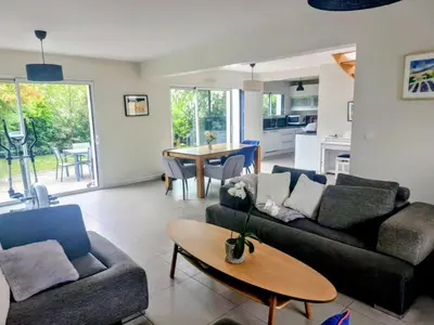 Coin salon dans l'établissement Maison 7 personnes, proche Nantes