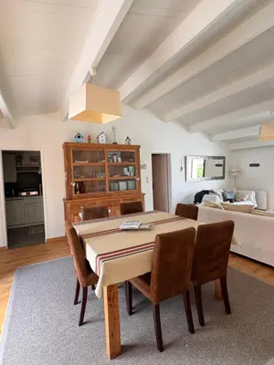 Cuisine ou kitchenette dans l'établissement Maison de Vacances des Centaurées