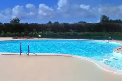 Piscine de l'établissement La Parenthèse ou située à proximité